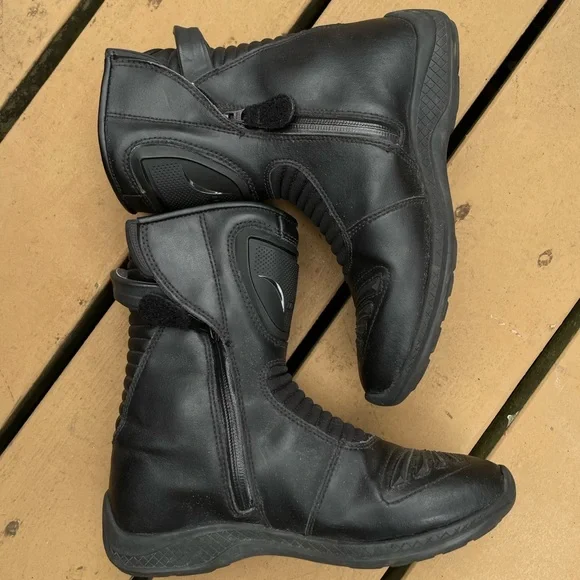 Black Icon Reign Women’s Motorcycle Boots - Picture 3 of 6